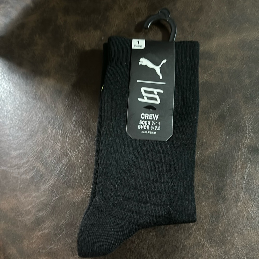 Puma Breanna Stewart Basketball Crew Socks: BLACK/GREEN: NEW WITH TAGS: ONE SIZE
